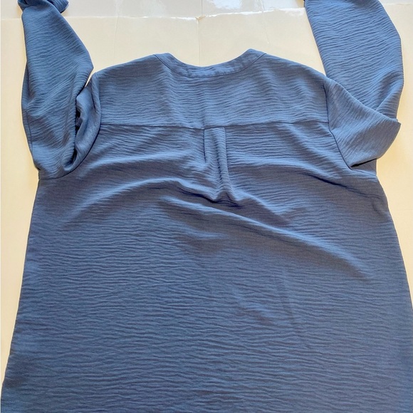 Dalia Textured Blue V-Neck Top - Picture 4 of 4